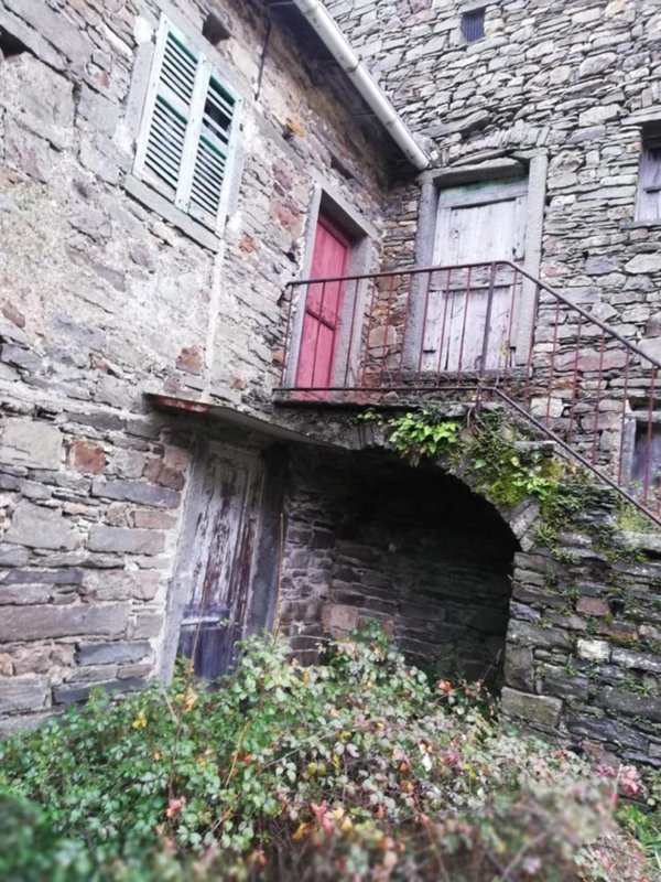 casa indipendente in vendita a Zeri