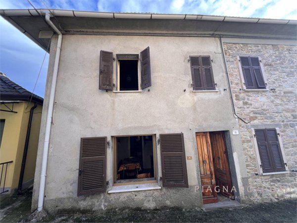 appartamento in vendita a Zeri in zona Coloretta