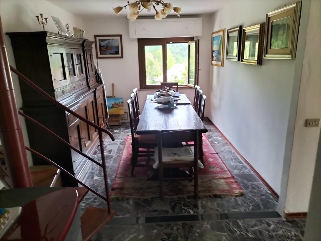 appartamento in vendita a Zeri in zona Coloretta