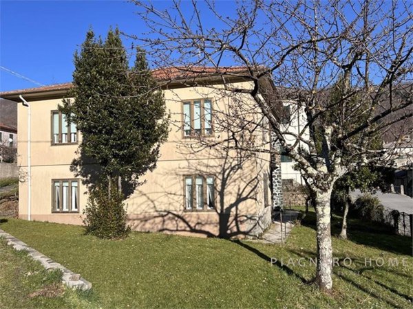 casa indipendente in vendita a Zeri