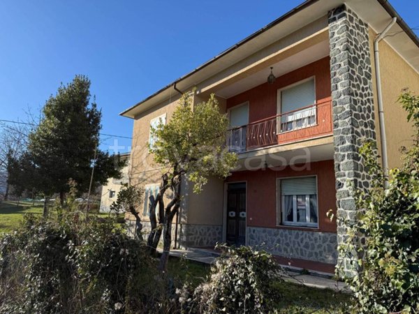 casa indipendente in vendita a Zeri