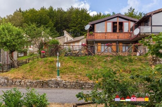 casa indipendente in vendita a Zeri