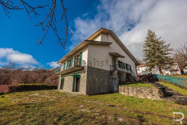 casa indipendente in vendita a Zeri