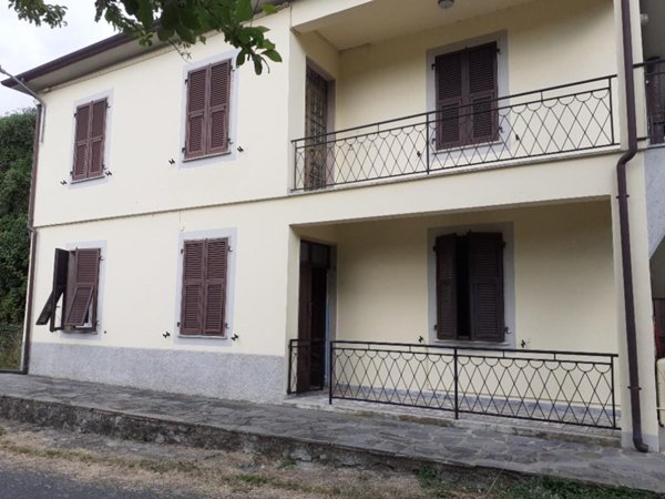 casa indipendente in vendita a Zeri in zona Antara