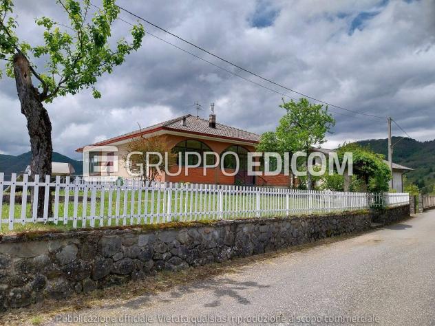 casa indipendente in vendita a Zeri in zona Rossano