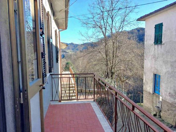 casa indipendente in vendita a Zeri in zona Adelano