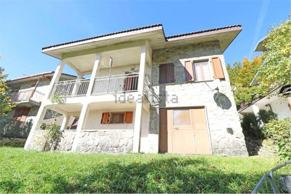 casa indipendente in vendita a Zeri