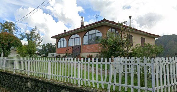 appartamento in vendita a Zeri in zona Rossano