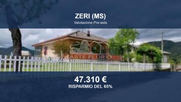 casa indipendente in vendita a Zeri in zona Rossano