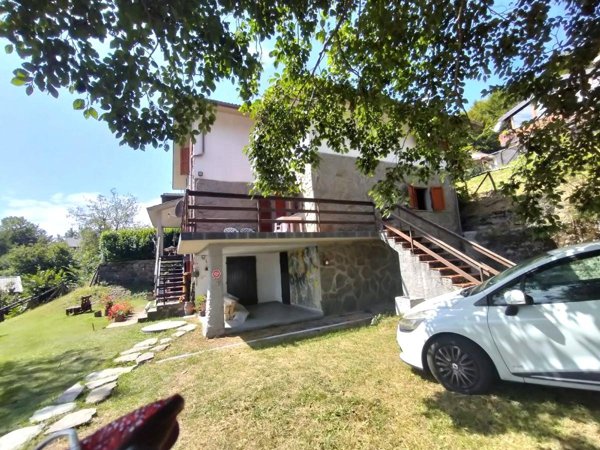 casa indipendente in vendita a Zeri