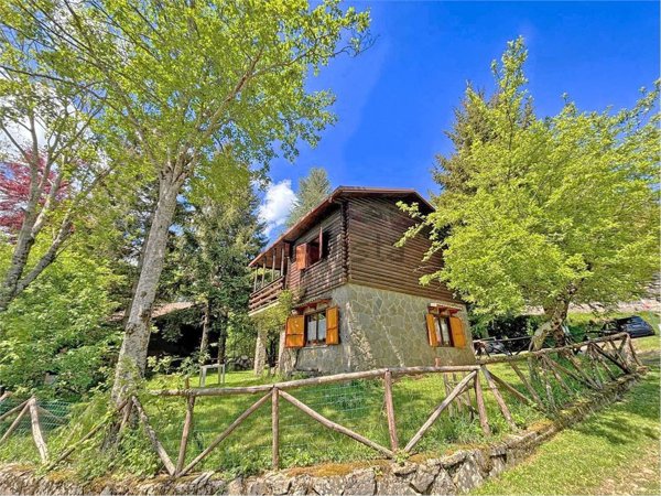 casa indipendente in vendita a Zeri