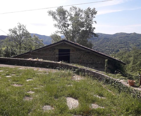 casa indipendente in vendita a Zeri in zona Antara