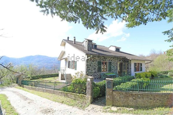 casa indipendente in vendita a Zeri