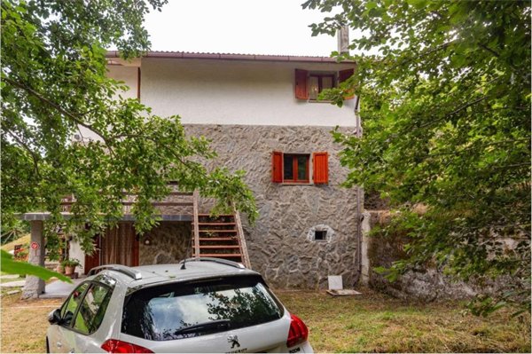 appartamento in vendita a Zeri in zona Villaggio Aracci