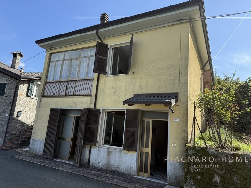 casa indipendente in vendita a Zeri in zona Coloretta