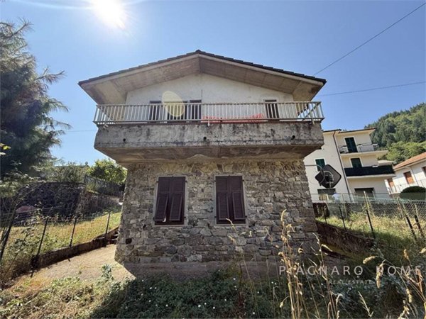 casa indipendente in vendita a Zeri in zona Coloretta