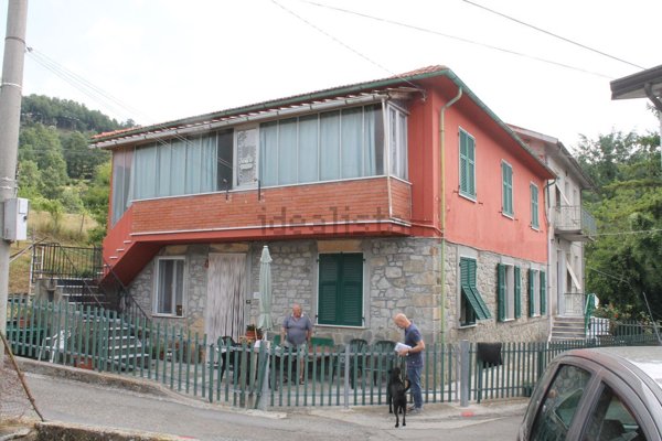 appartamento in vendita a Zeri in zona Coloretta