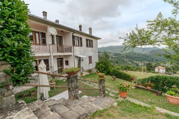 casa indipendente in vendita a Zeri in zona Bergugliara