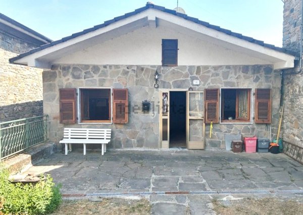 casa indipendente in vendita a Zeri in zona Patigno