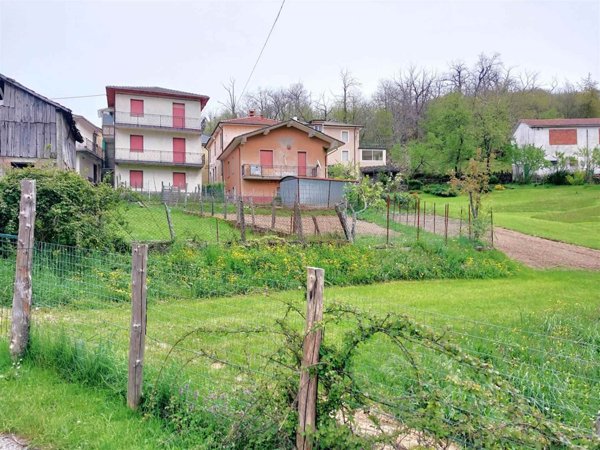 casa indipendente in vendita a Zeri in zona Coloretta