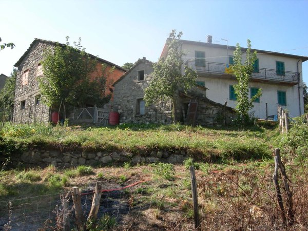 casa indipendente in vendita a Zeri in zona Valditermine