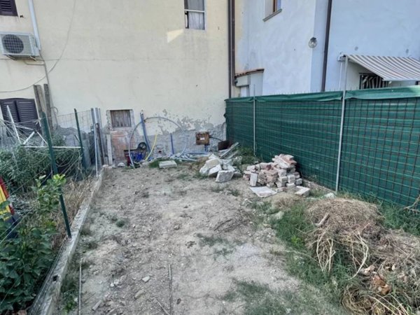 casa indipendente in vendita ad Altopascio in zona Marginone