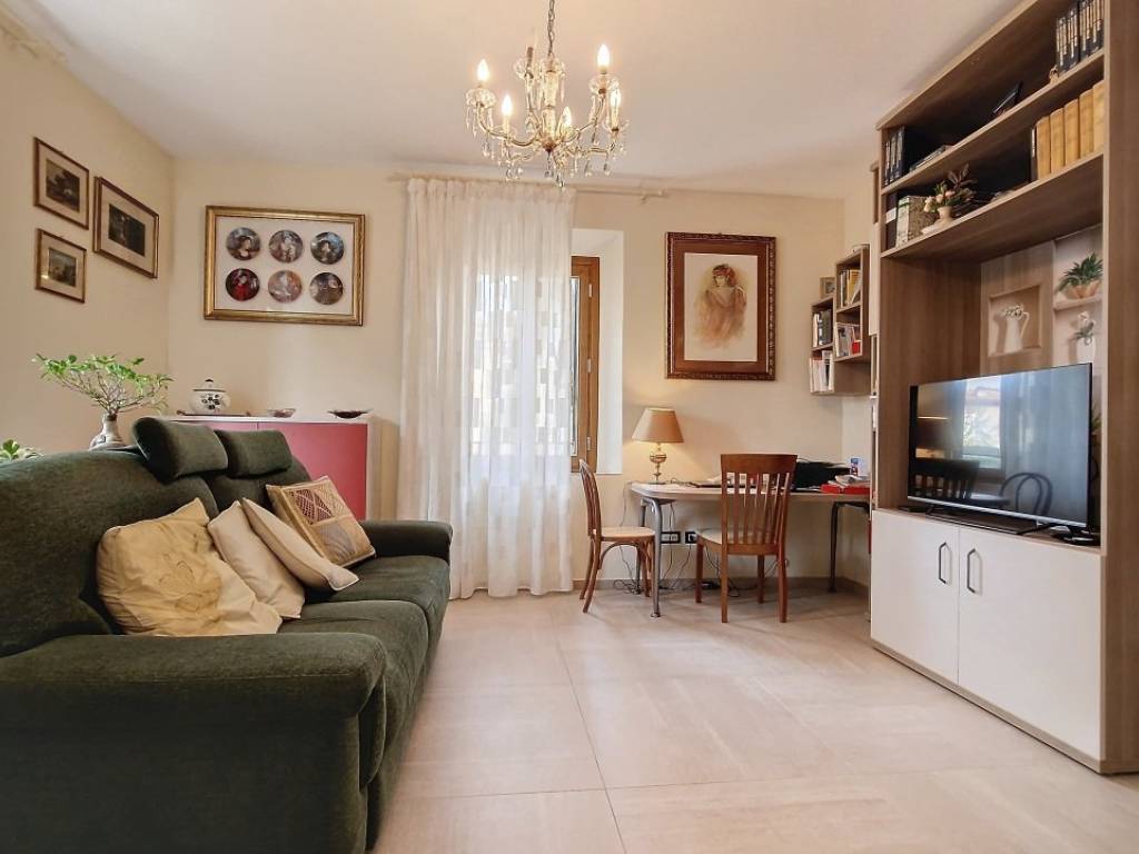 casa indipendente in vendita ad Altopascio in zona Badia Pozzeveri