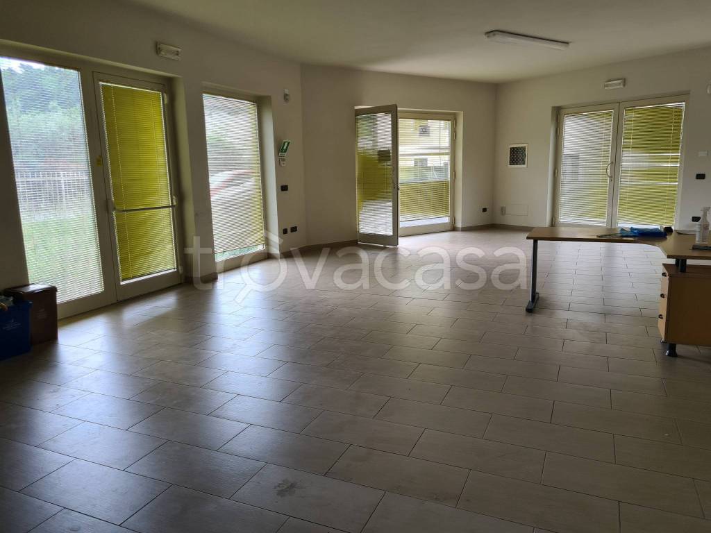 negozio in vendita ad Altopascio