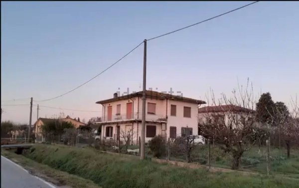 casa indipendente in vendita ad Altopascio
