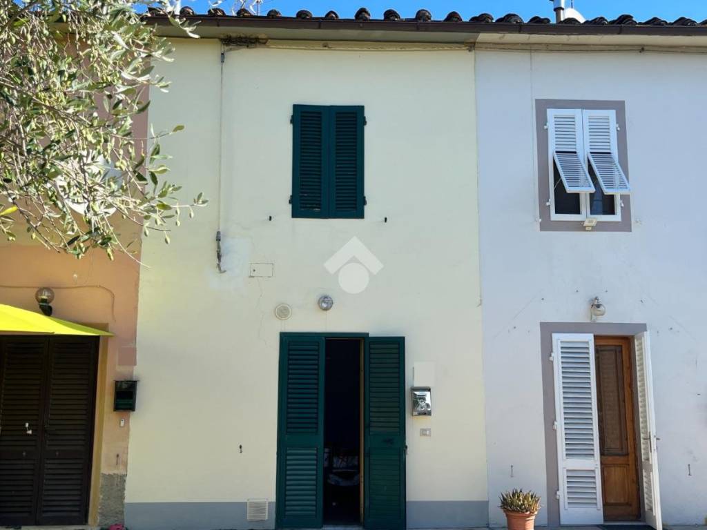 casa indipendente in vendita ad Altopascio in zona Spianate