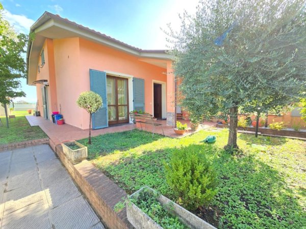 casa indipendente in vendita ad Altopascio