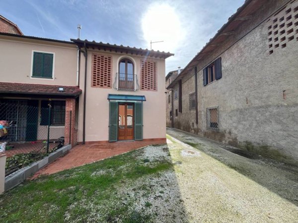 casa indipendente in vendita ad Altopascio