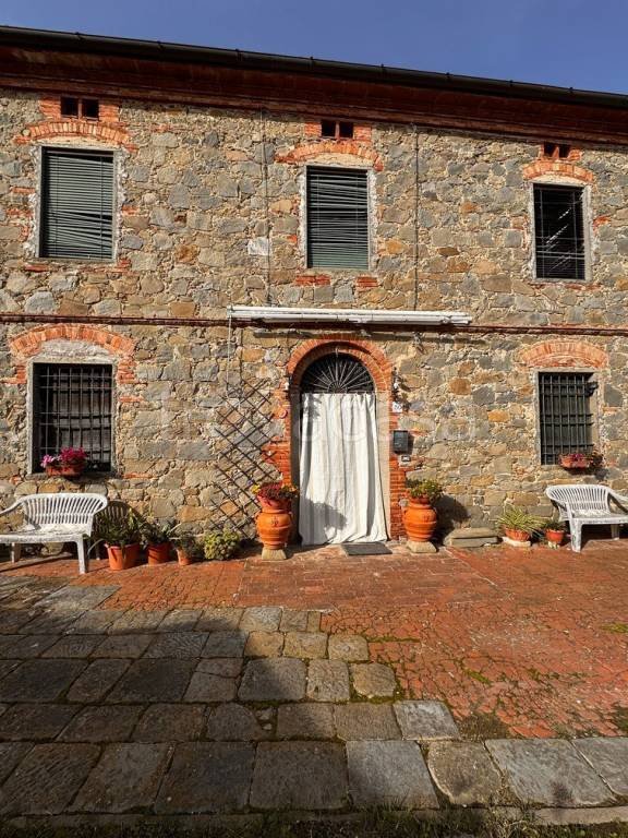 casa indipendente in vendita ad Altopascio