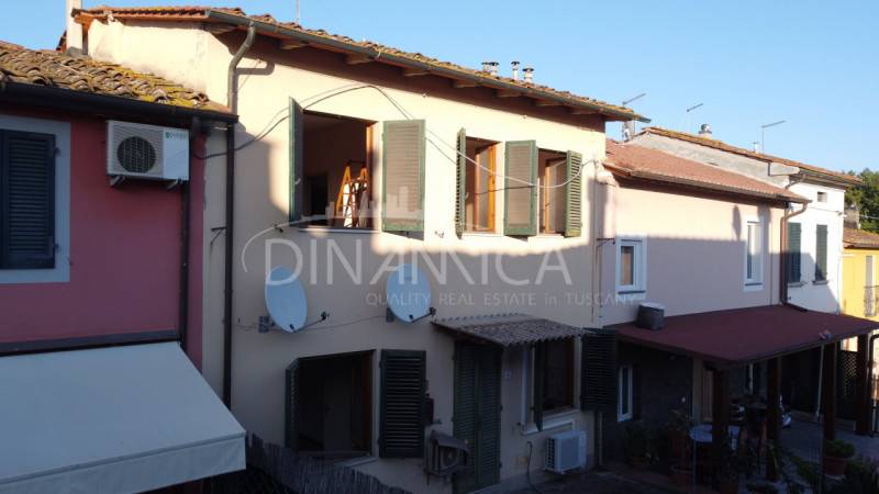 casa indipendente in vendita ad Altopascio in zona Badia Pozzeveri