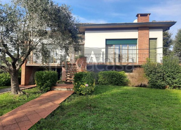 casa indipendente in vendita ad Altopascio