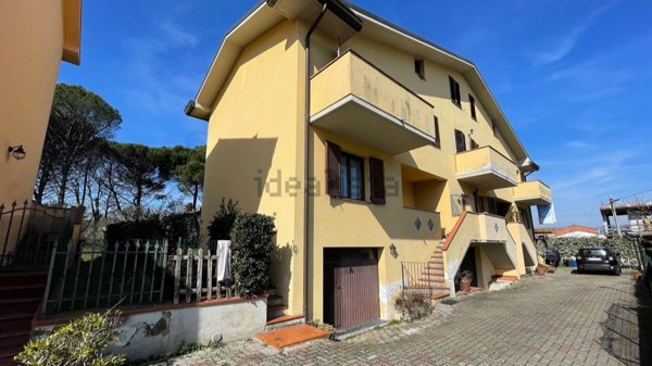 casa indipendente in vendita ad Altopascio in zona Spianate