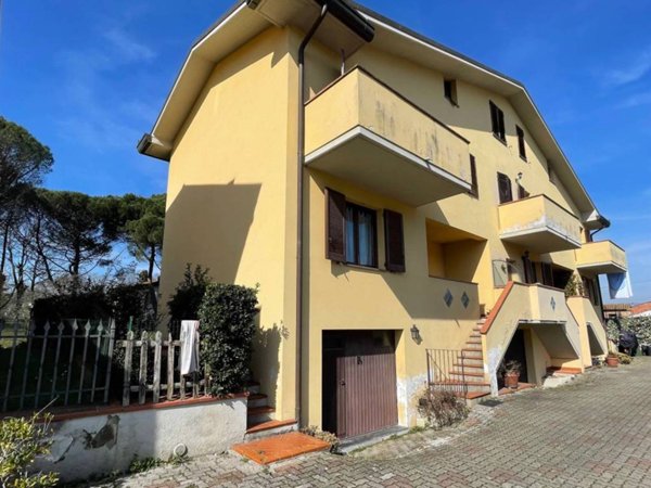 casa indipendente in vendita ad Altopascio in zona Spianate