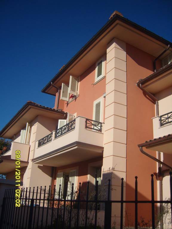 casa indipendente in vendita ad Altopascio