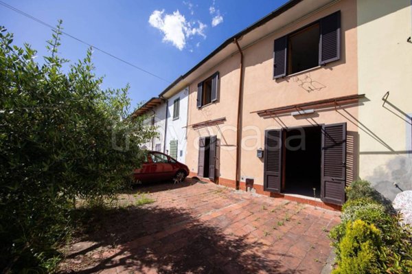 casa indipendente in vendita ad Altopascio in zona Spianate