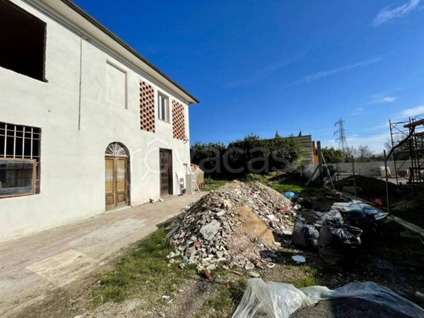 casa indipendente in vendita ad Altopascio