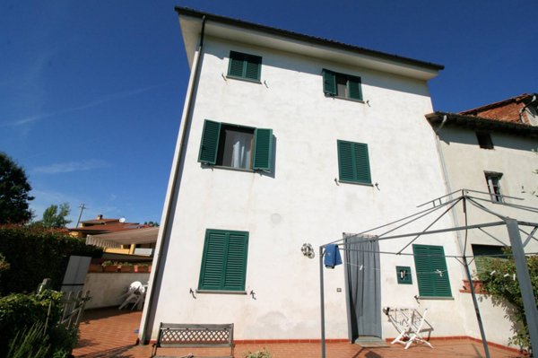 casa indipendente in vendita ad Altopascio in zona Marginone