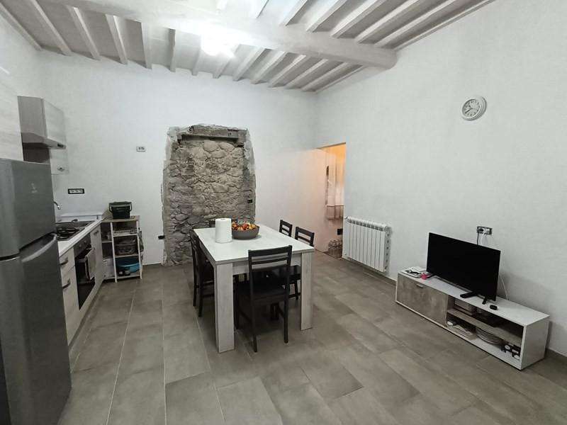 intera palazzina in vendita ad Altopascio in zona Marginone