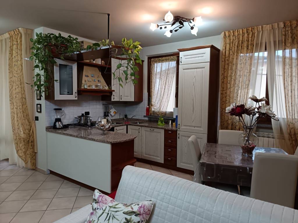 appartamento in vendita ad Altopascio in zona Badia Pozzeveri