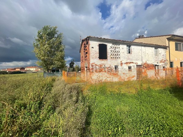 casa indipendente in vendita ad Altopascio in zona Spianate
