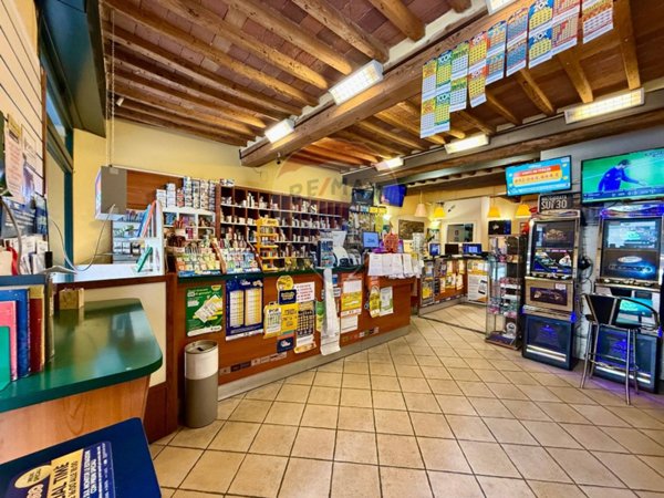 negozio in vendita ad Altopascio