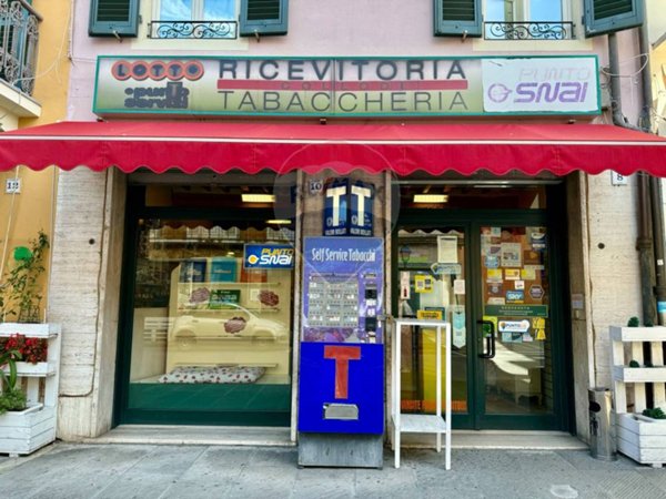 negozio in vendita ad Altopascio