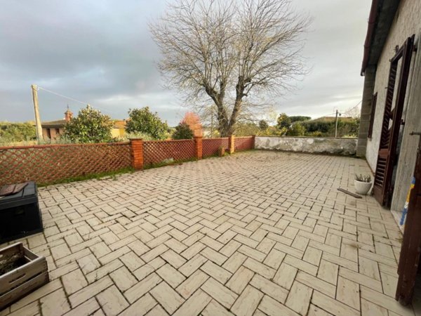 casa indipendente in vendita ad Altopascio in zona Spianate