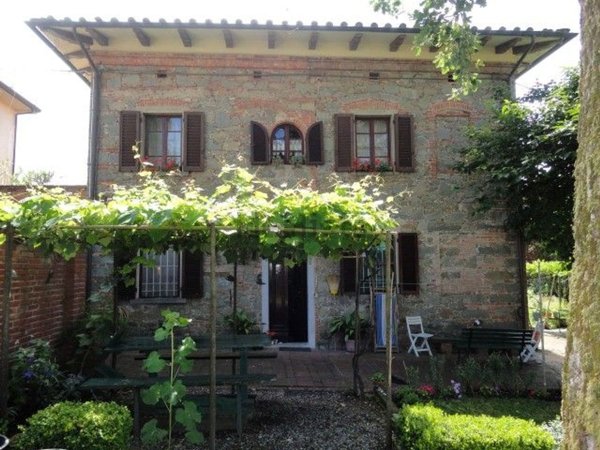 casa indipendente in vendita ad Altopascio