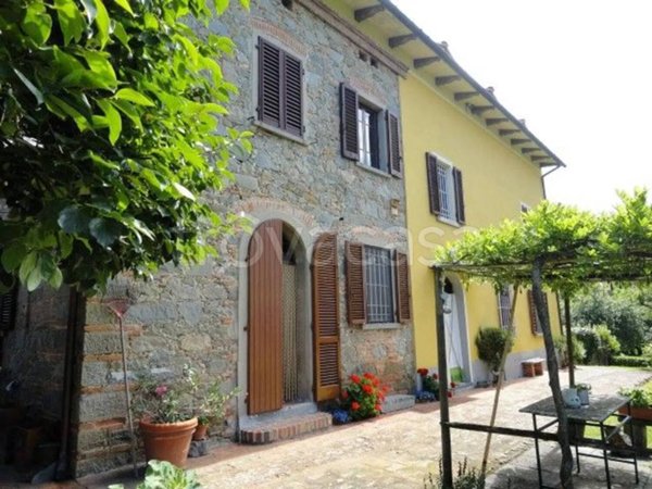 casa indipendente in vendita ad Altopascio