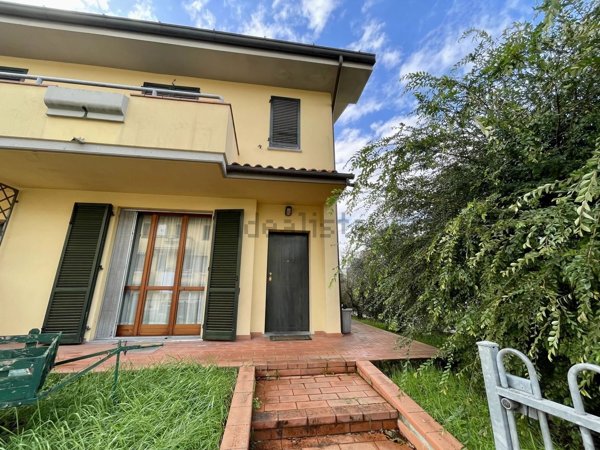casa indipendente in vendita ad Altopascio